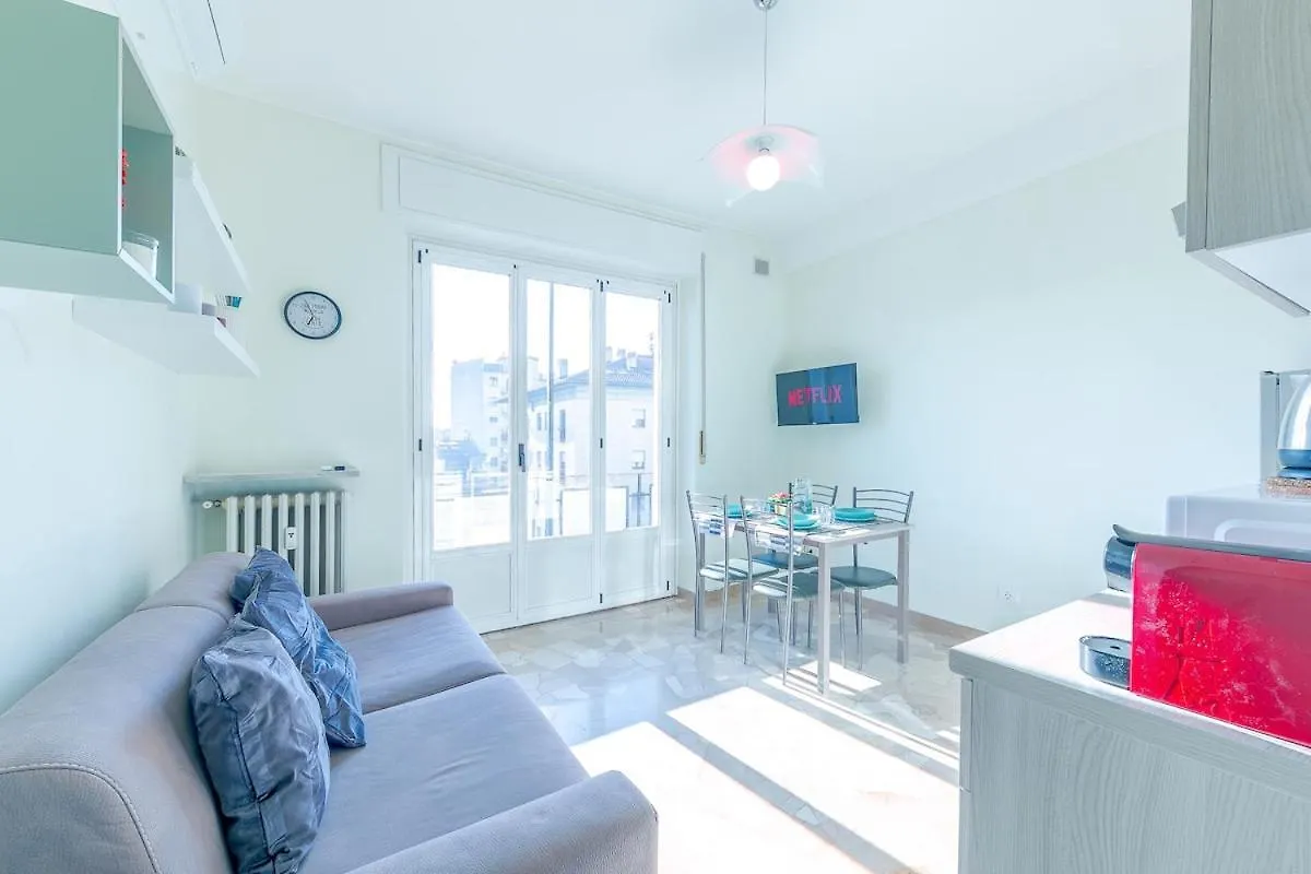 Navigli - Centro Duomo - Spacious 2 Room - Comfort Милан Апартаменты