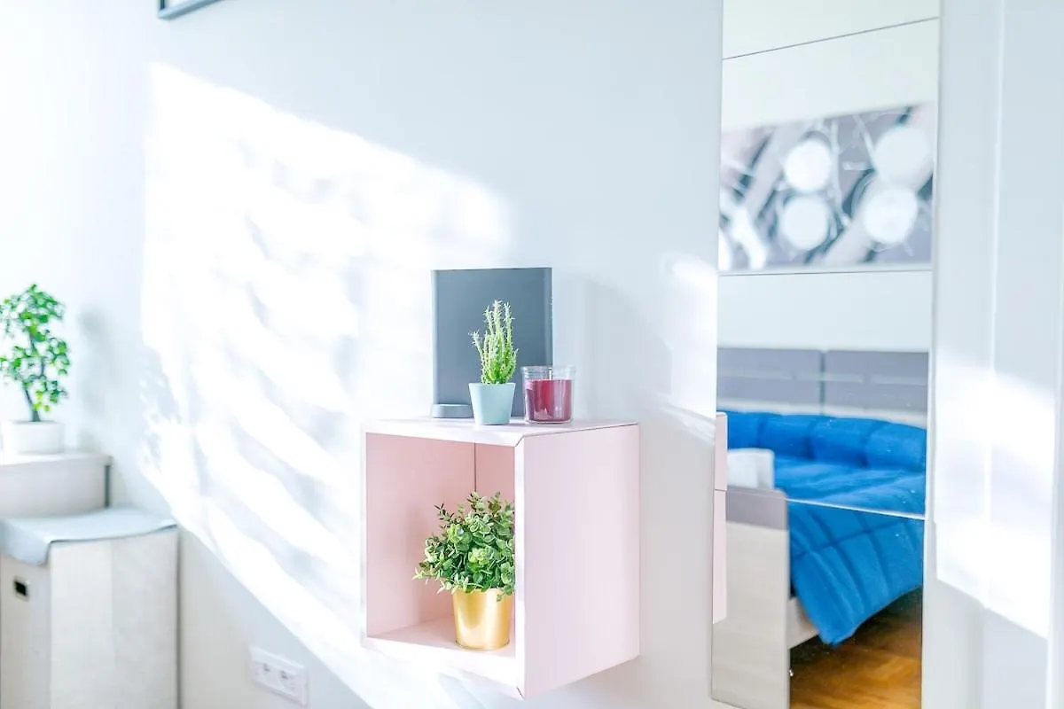 Navigli - Centro Duomo - Spacious 2 Room - Comfort Милан 0*,  Италия